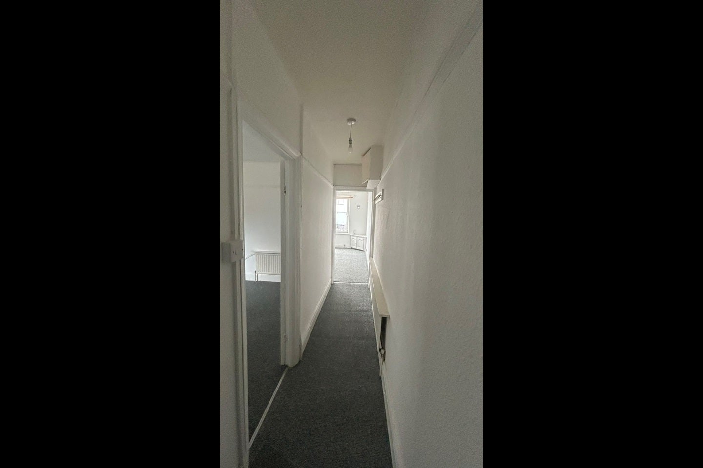 Flat Walton Road in Elmbridge