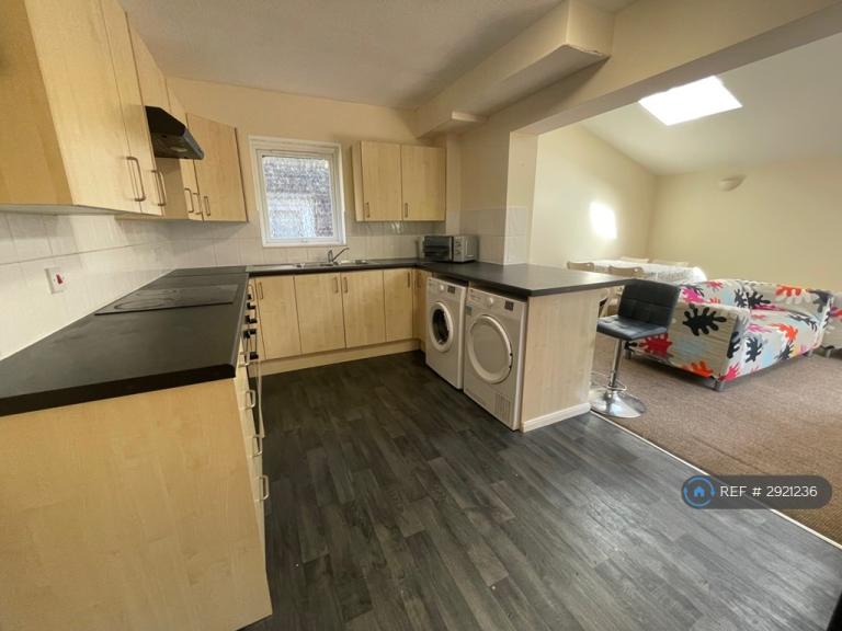 Room Randolph Close in Canterbury