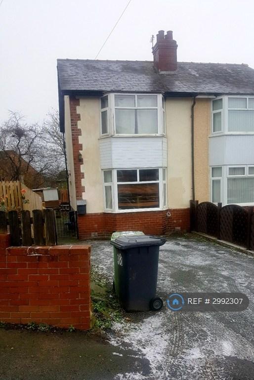 House Woodhouse Grove in Kirklees