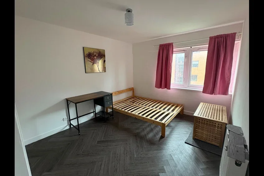 Flat South Campbell Street in Paisley
