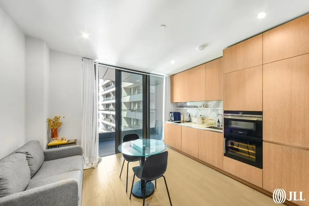 Flat Canary Riverside in Greater London