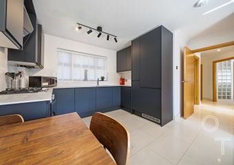 Flat Collard Place in London