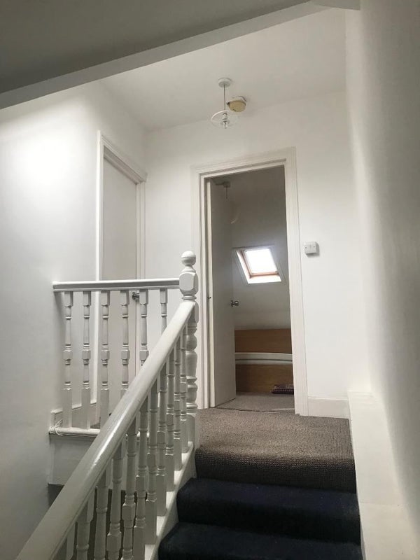 Flat Half Moon Lane in Greater London