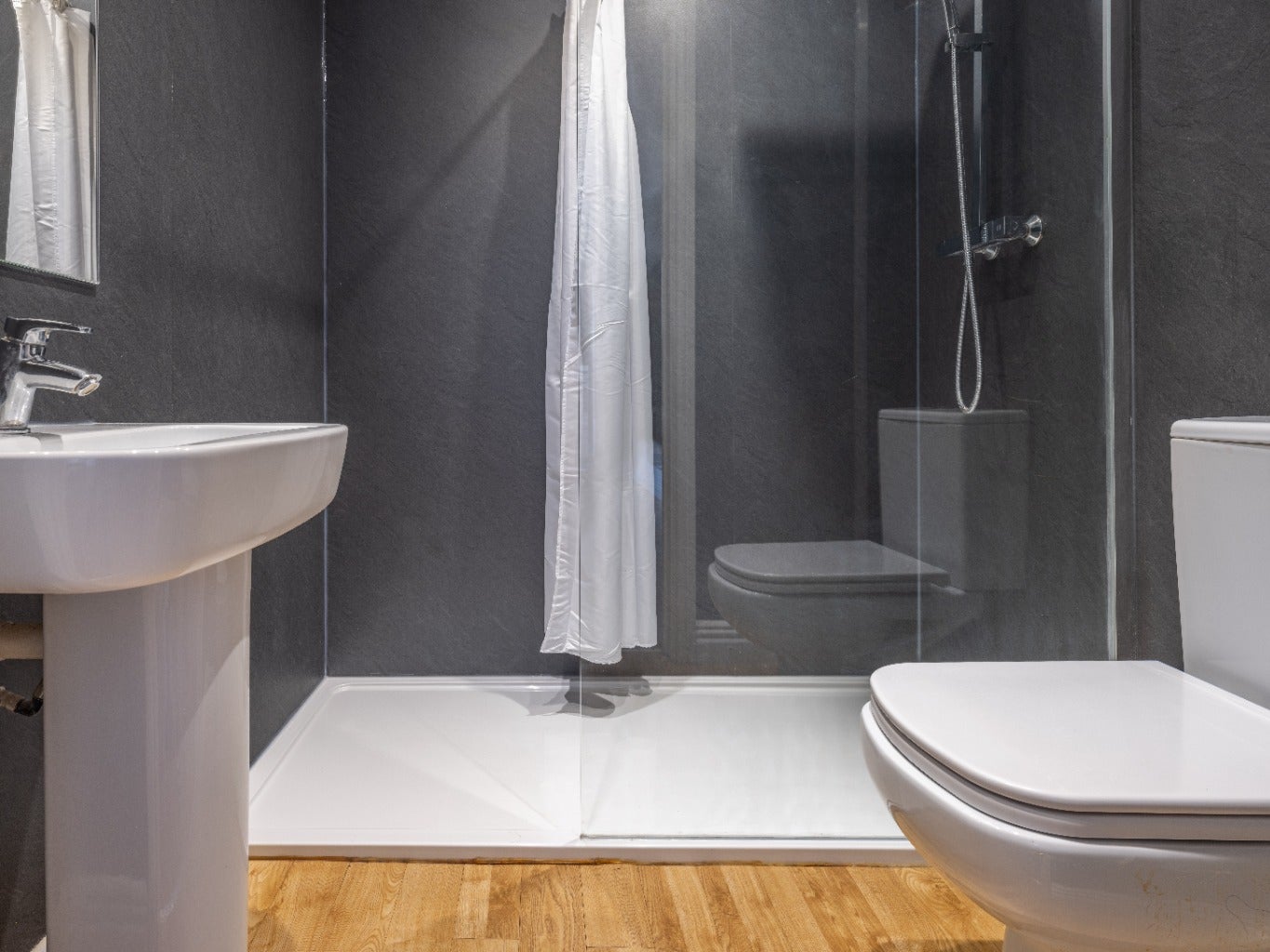 Flat Falconars Court in Newcastle upon Tyne
