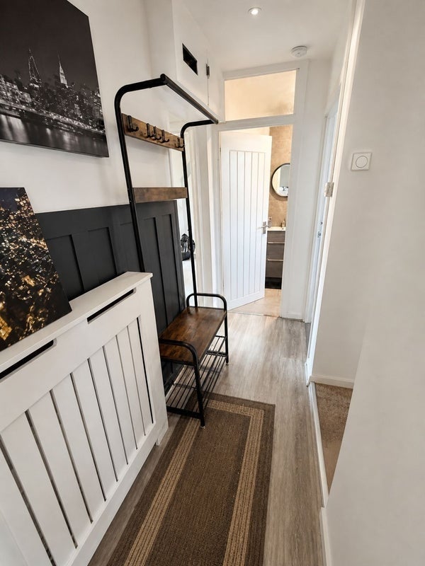 Room East Ferry Road in Greater London