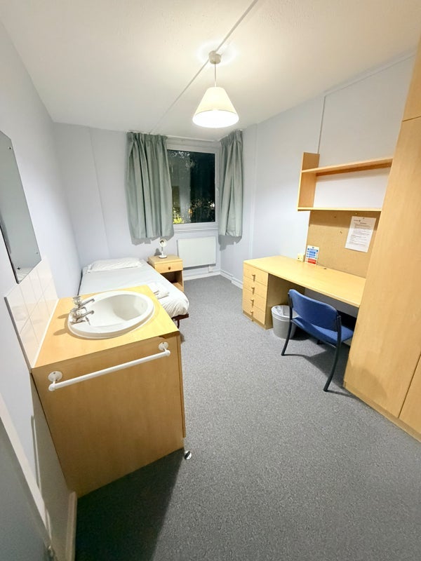 Room Walnut Street in Leicester