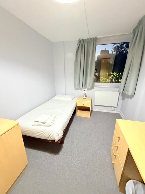 Room Walnut Street in Leicester