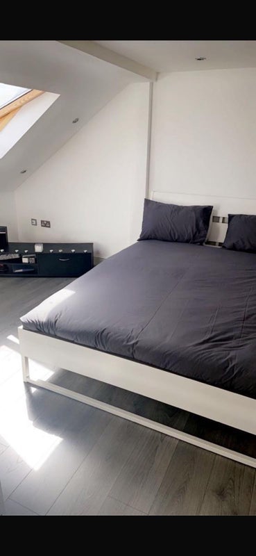 Room Frankland Road in Greater London