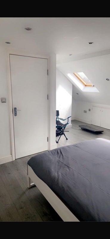 Room Frankland Road in Greater London