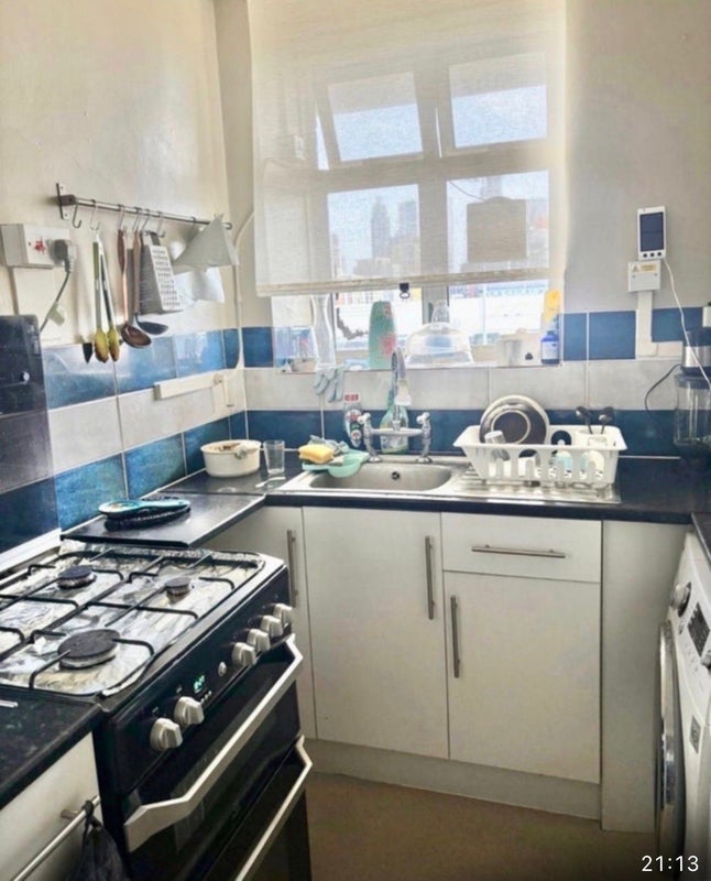 Room Thessaly Road in Greater London