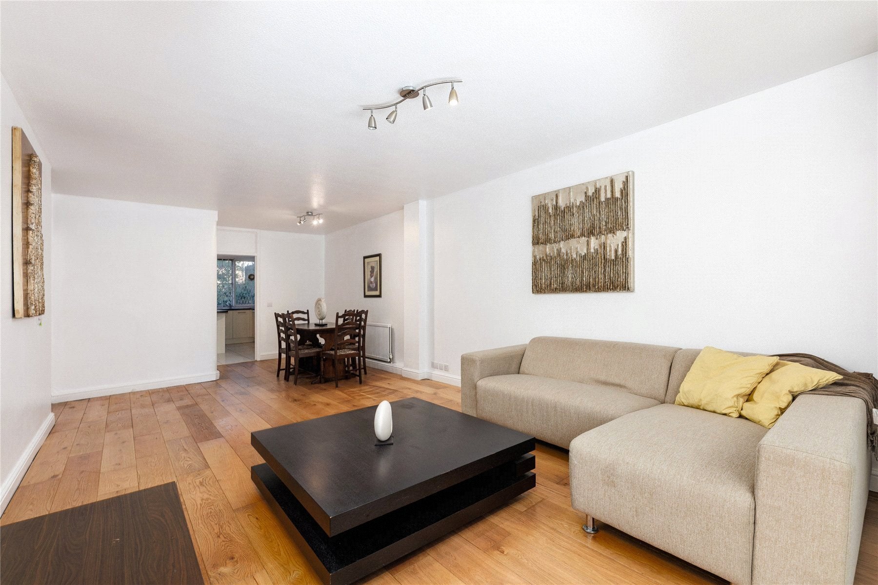Flat Kensington Park Road in Greater London