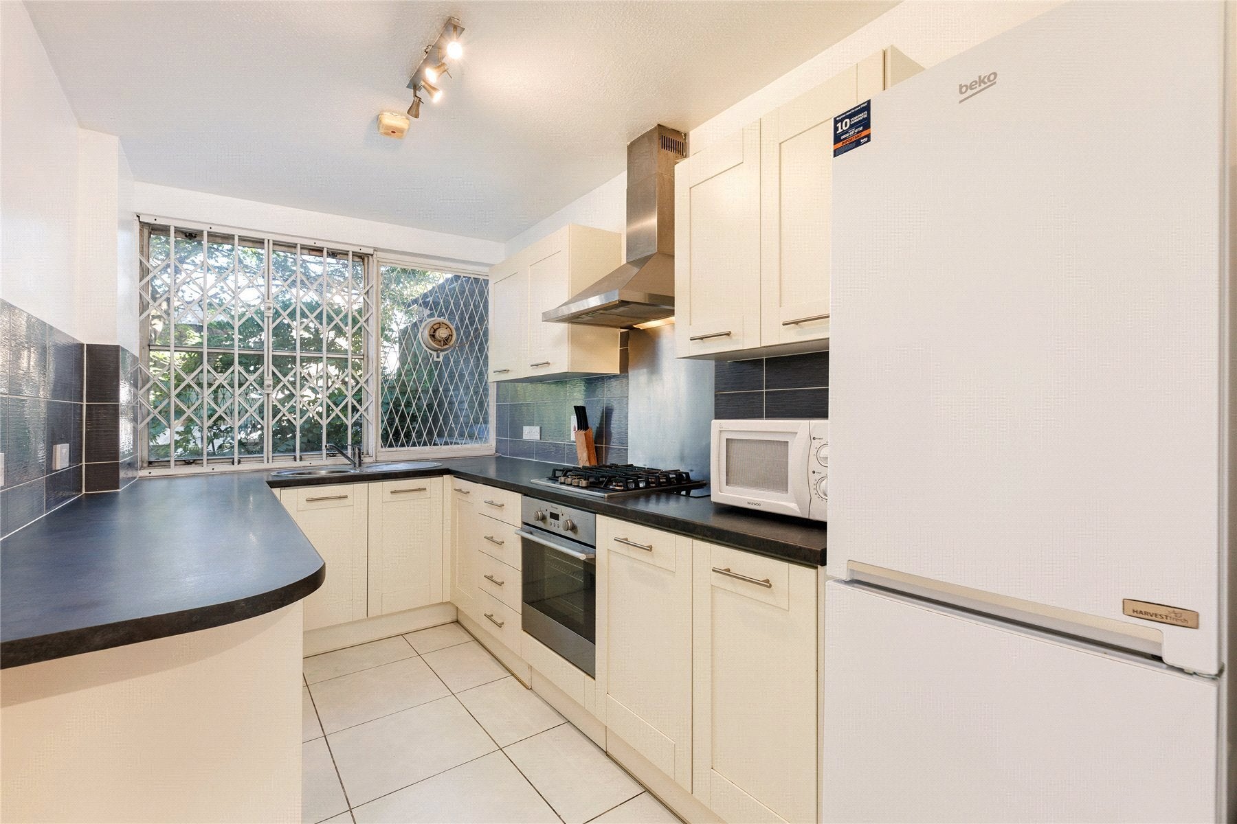 Flat Kensington Park Road in Greater London