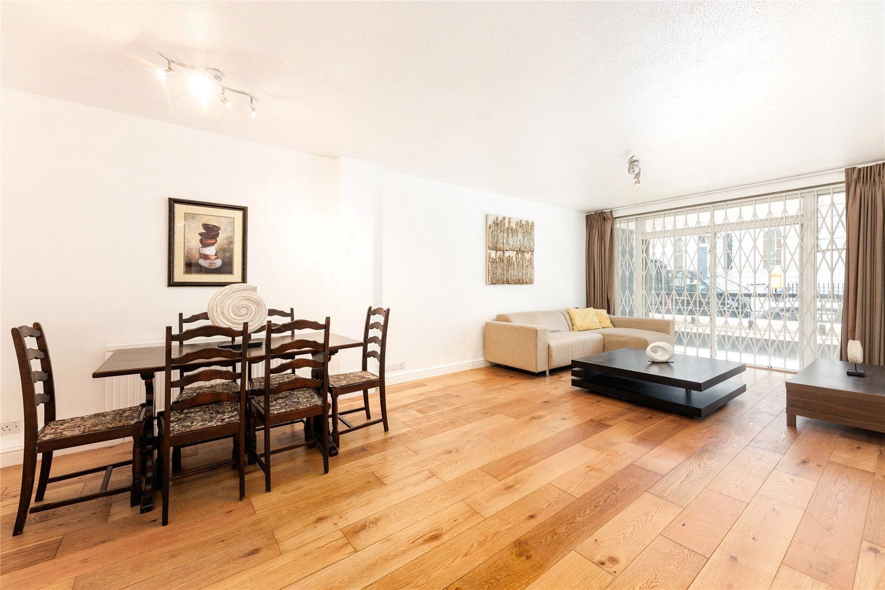 Flat Kensington Park Road in Greater London