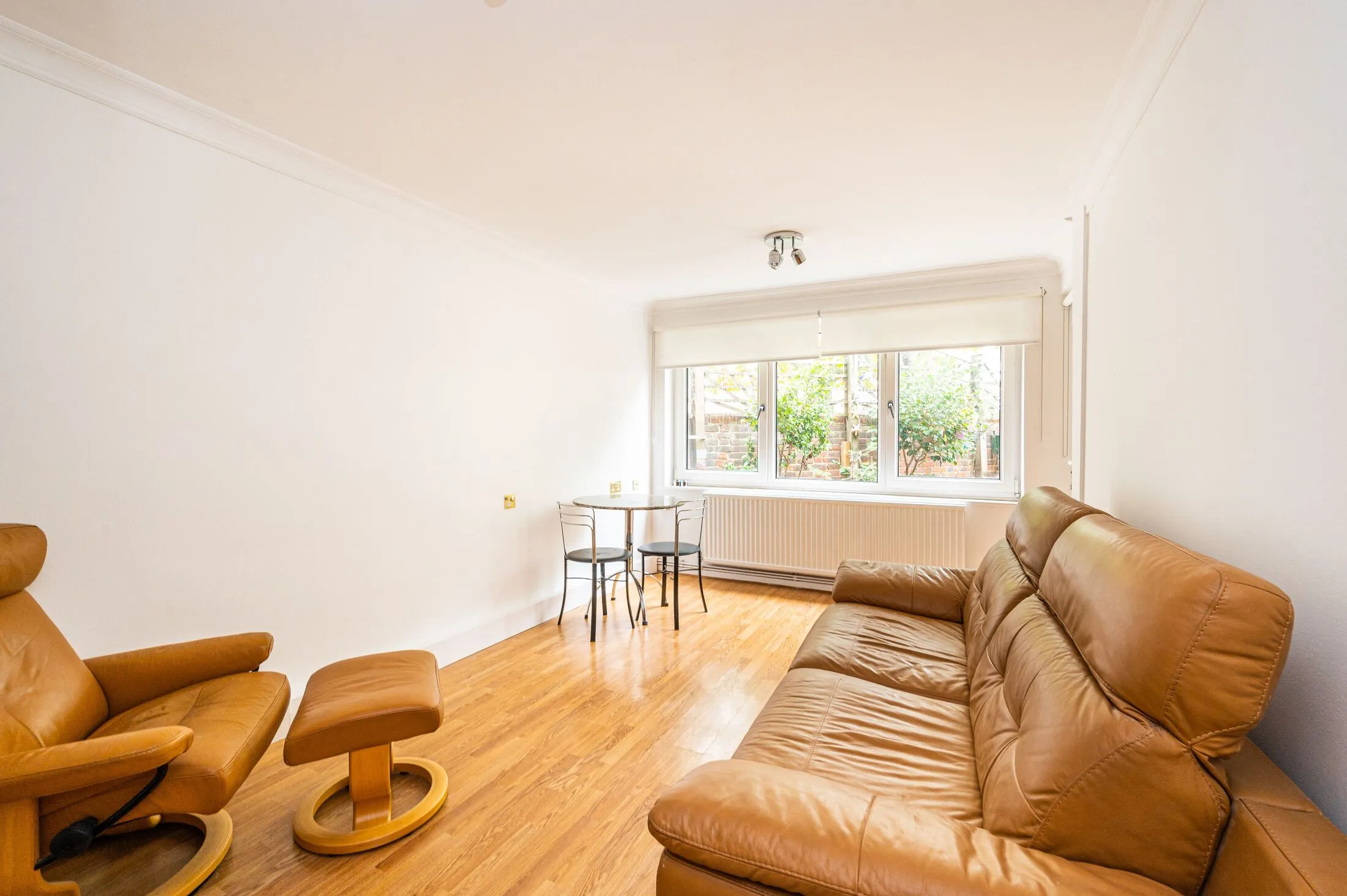 Flat Twyford Street in Greater London