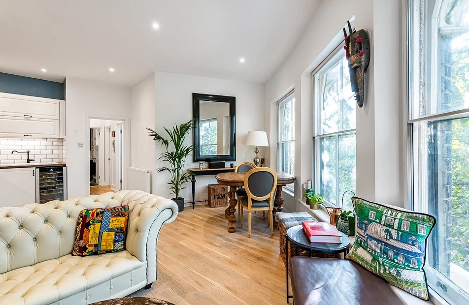 Flat Farringdon Road in Greater London