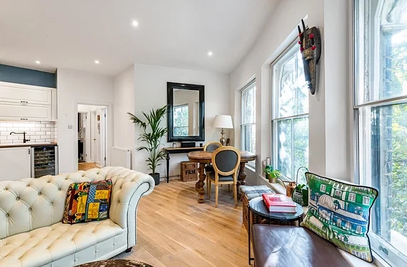Flat Farringdon Road in Greater London