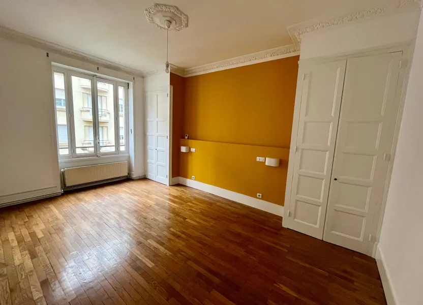Flat Rue Ornano in Lyon