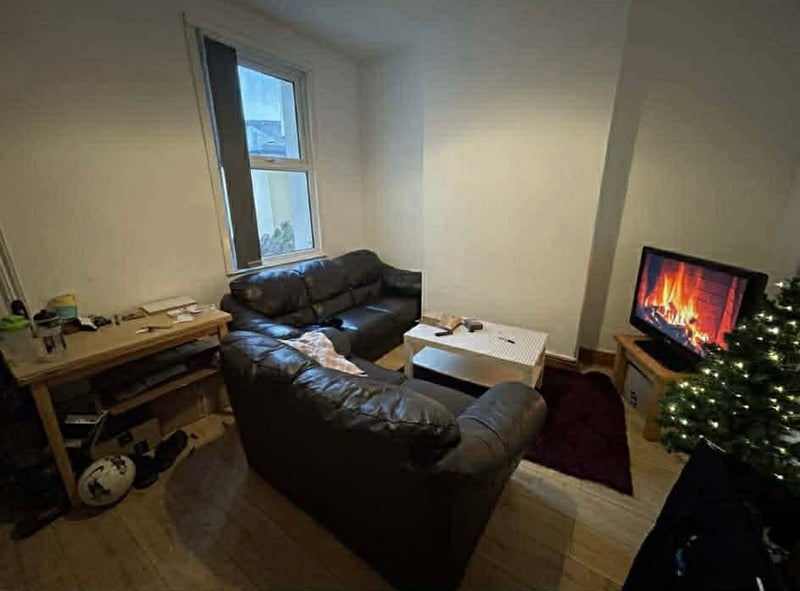Room Rhymney Street in Cardiff