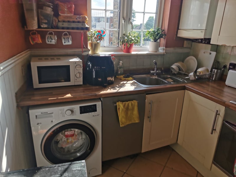 Room Dennis Parade in Greater London