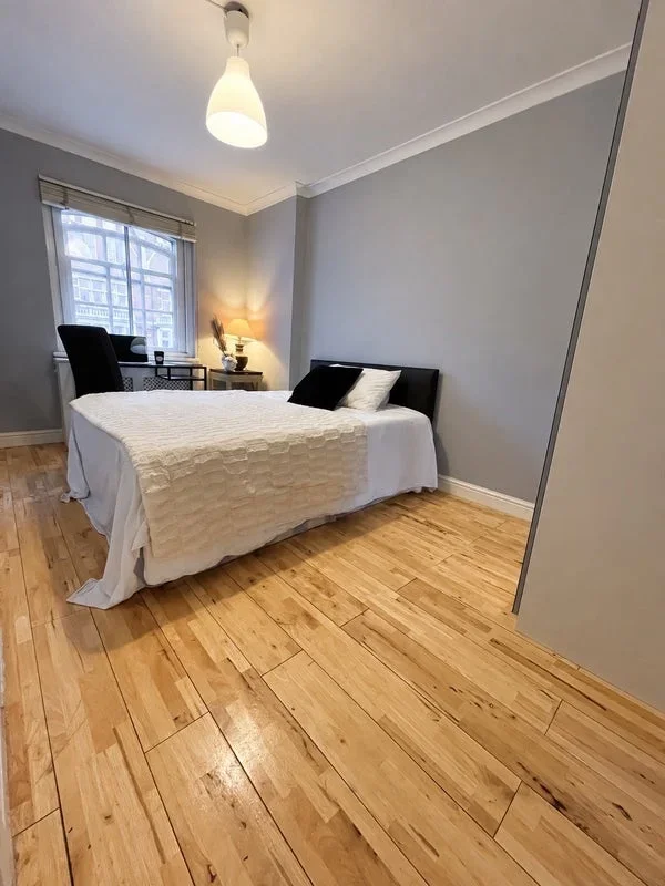 Room Saint Michael's Street in City of Westminster