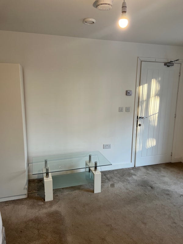 Room Riverside Walk in Crawley