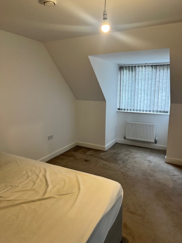 Room Riverside Walk in Crawley