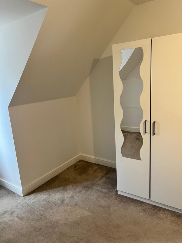 Room Riverside Walk in Crawley