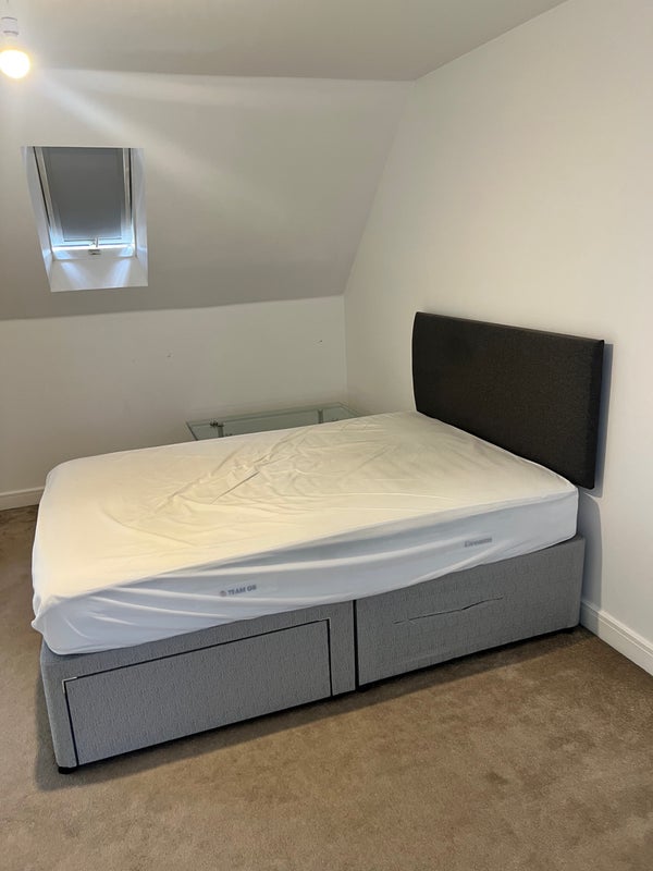 Room Riverside Walk in Crawley
