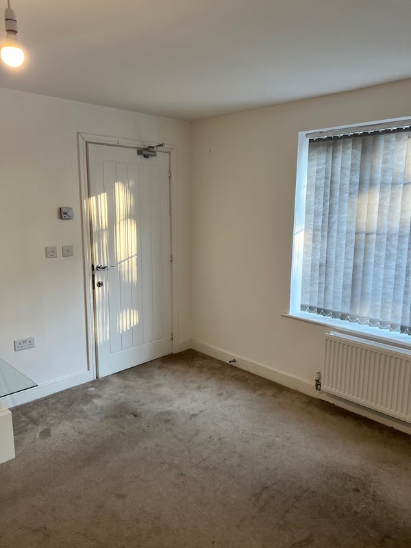 Room Riverside Walk in Crawley