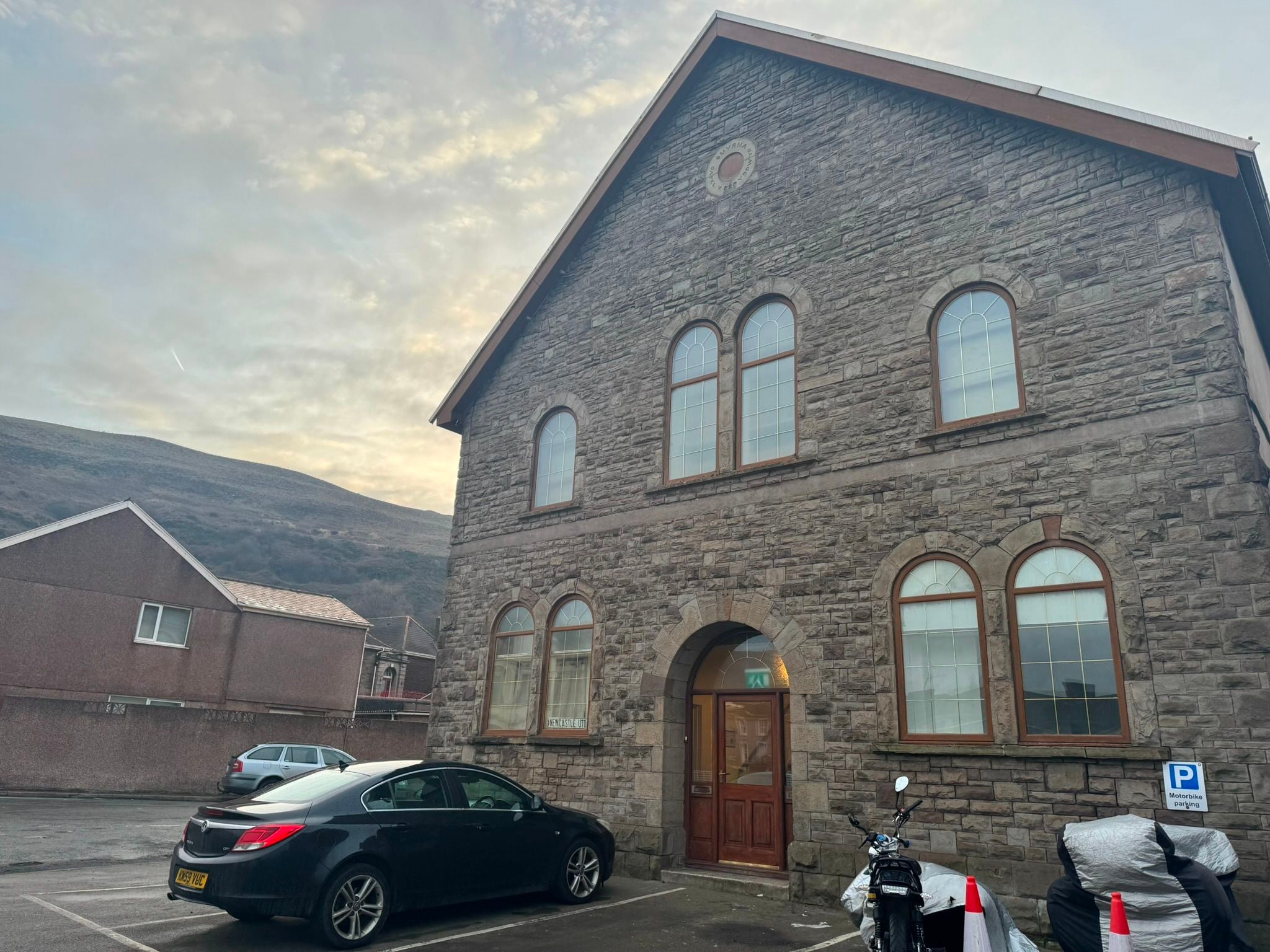 Flat St Catherines Close in Neath