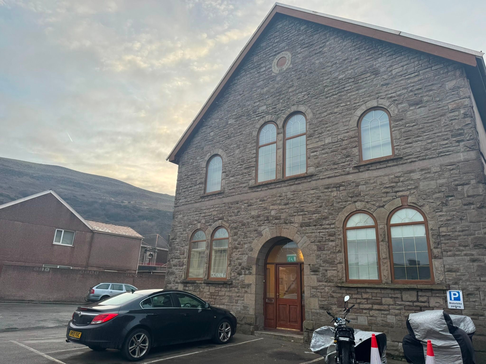 Flat St Catherines Close in Neath