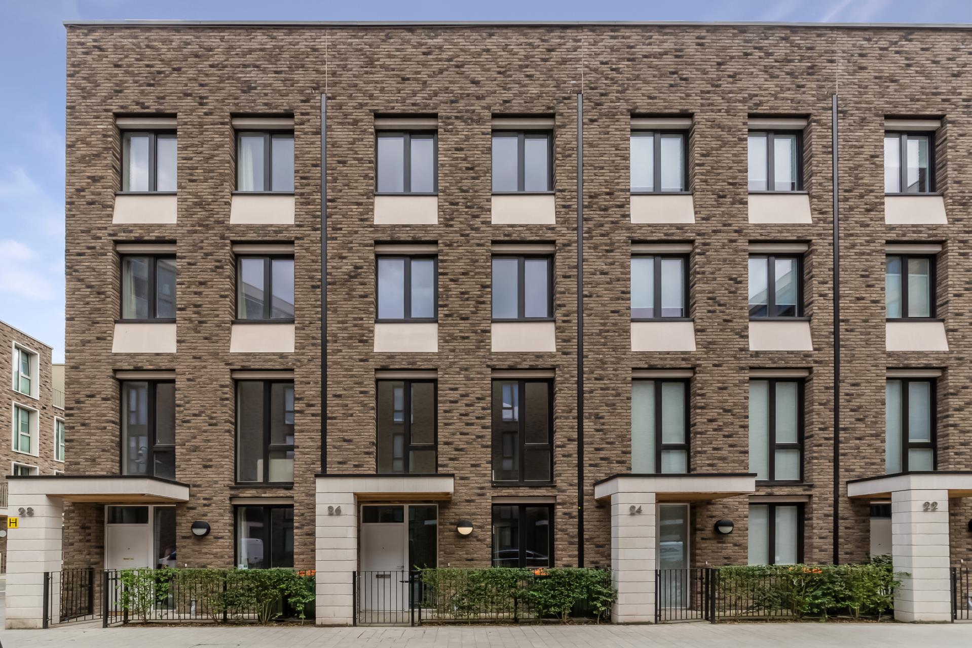 House Schooner Road in Greater London