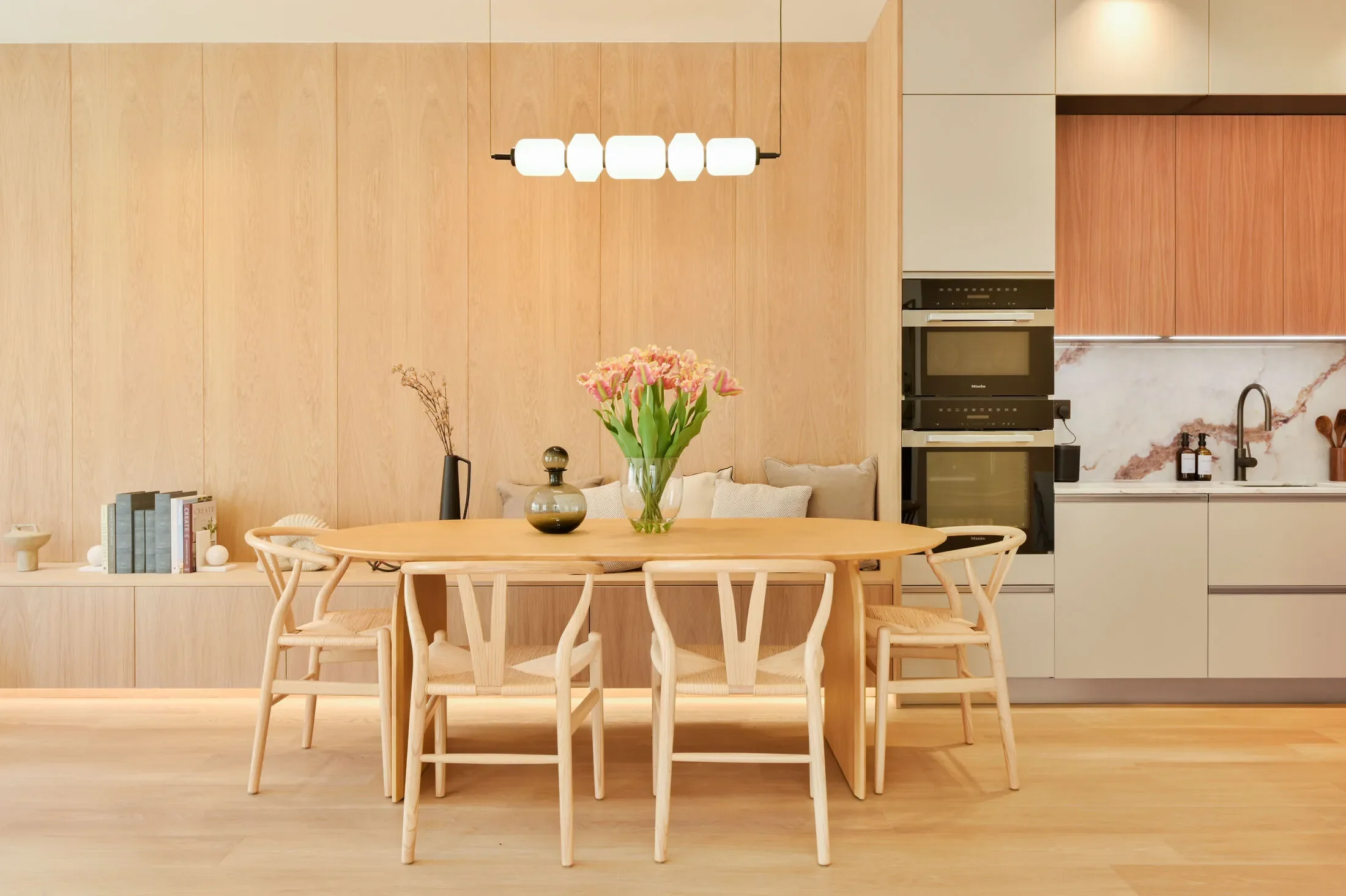 Flat Creswick Road in Greater London