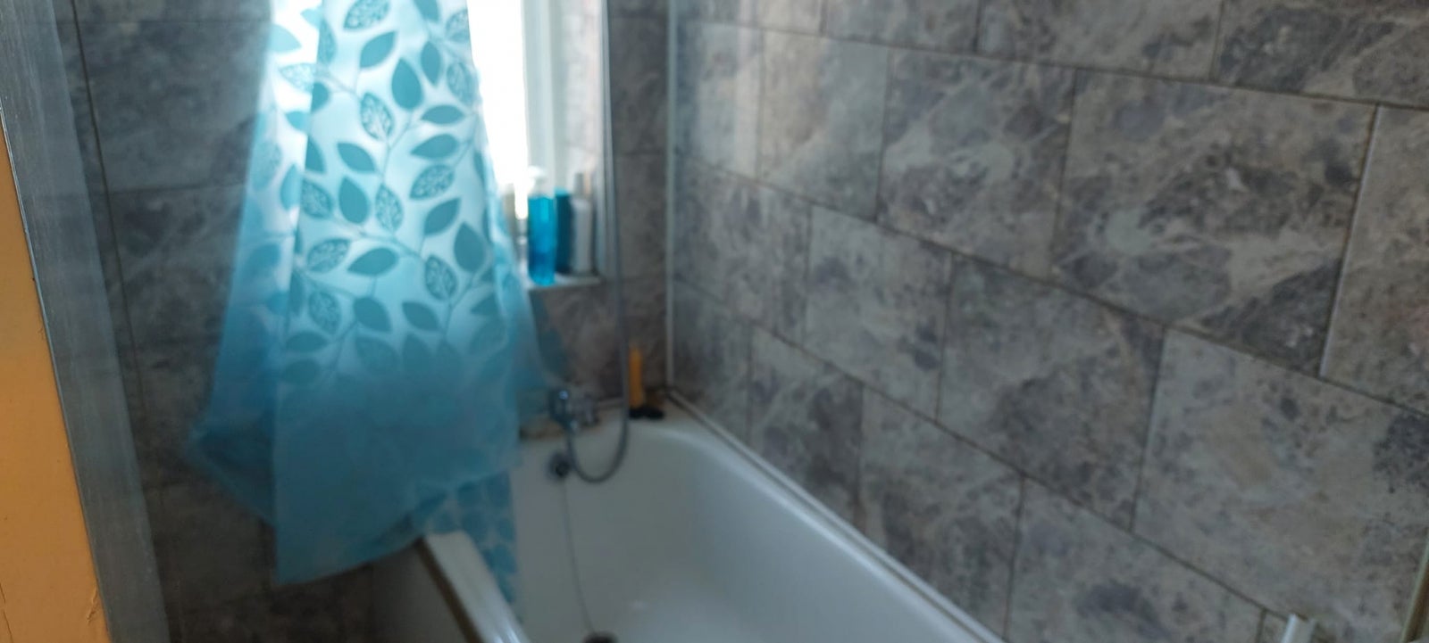 Flat Eastcote Lane in Greater London