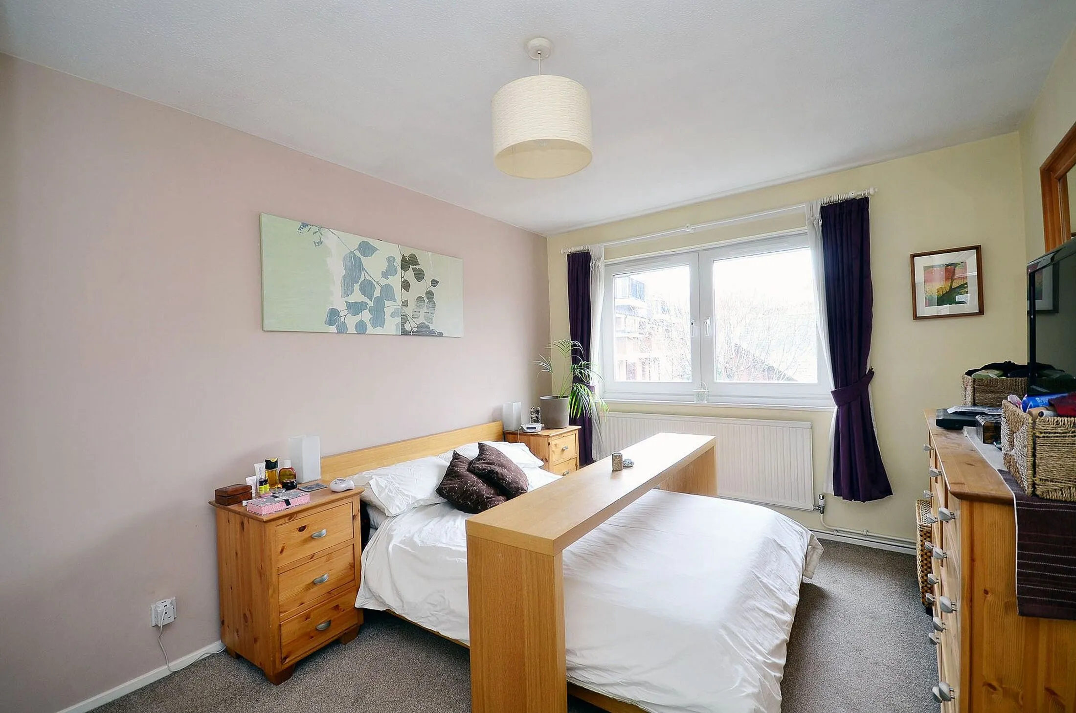 Flat Wynford Road in Greater London
