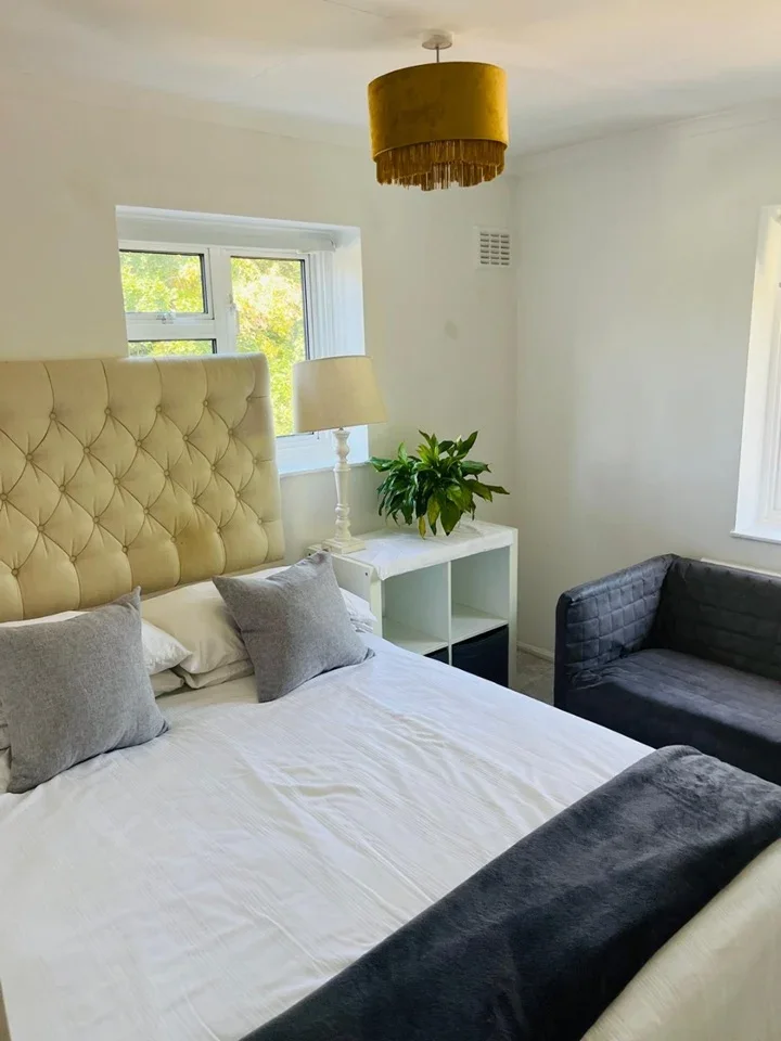 Room Tudor Way in East Hertfordshire