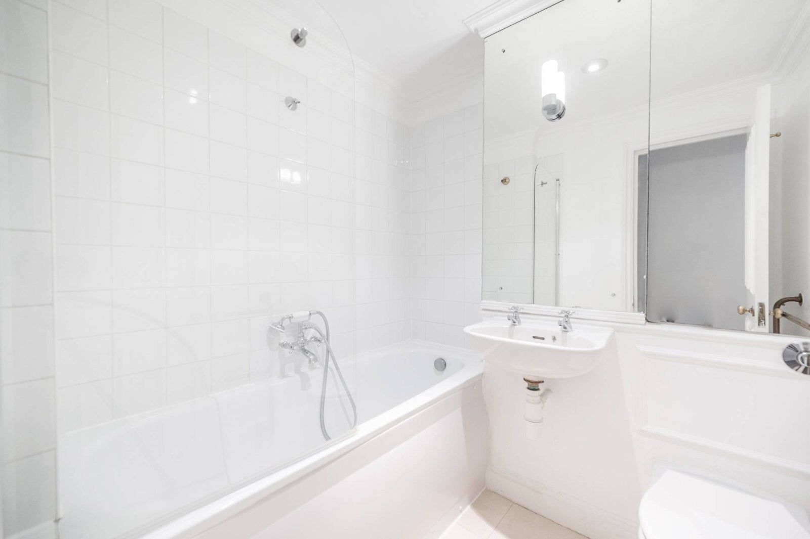 Flat Cranley Gardens in Greater London