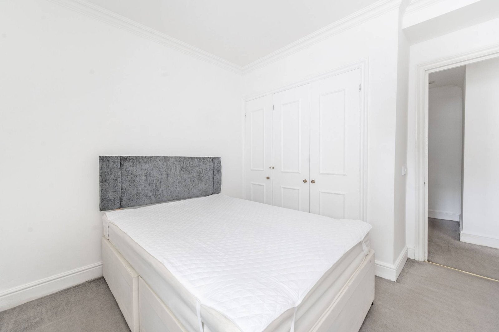 Flat Cranley Gardens in Greater London