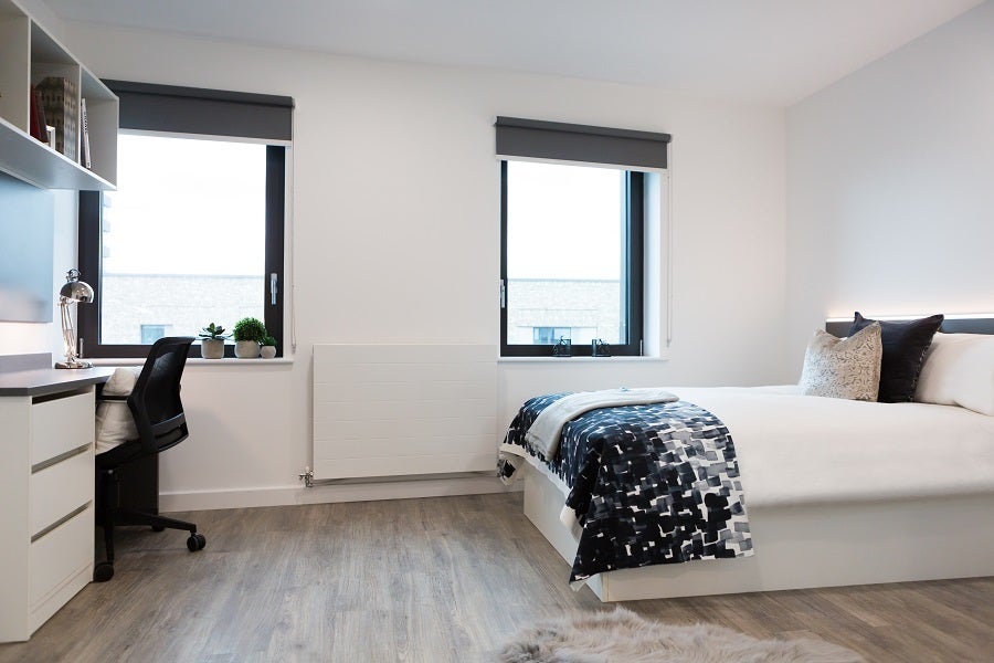 Room Holloway Road in Greater London