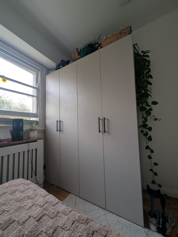 Room Isledon Road in Greater London