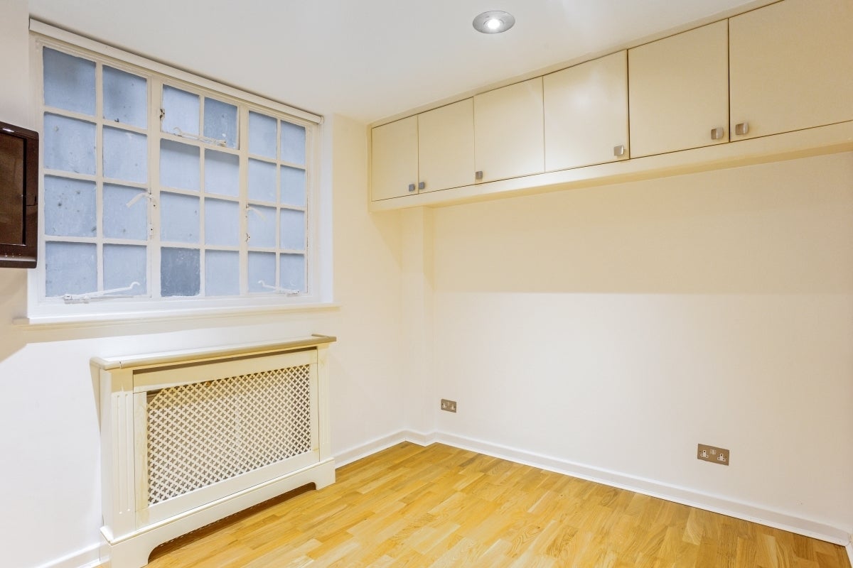 Flat Drayton Gardens in Greater London