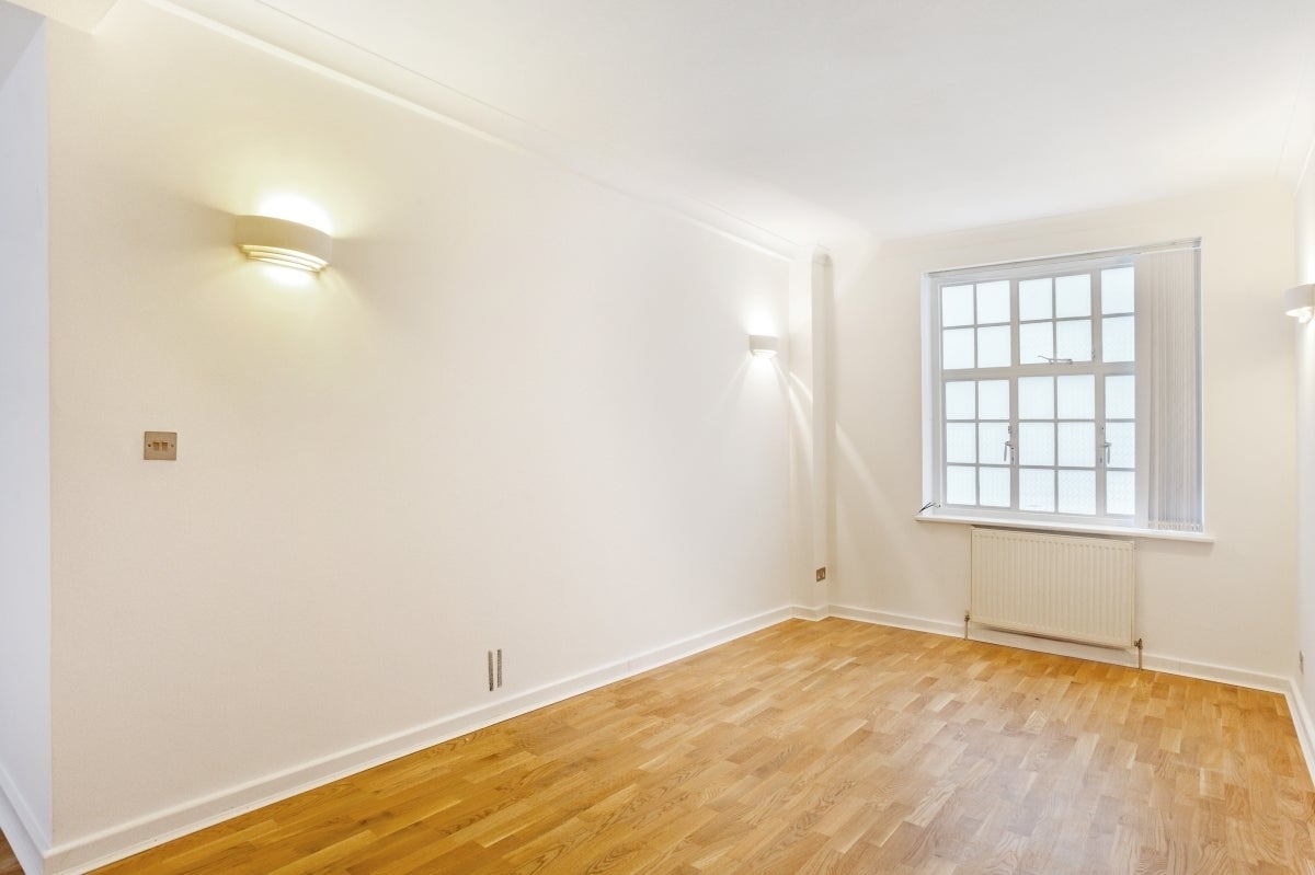 Flat Drayton Gardens in Greater London