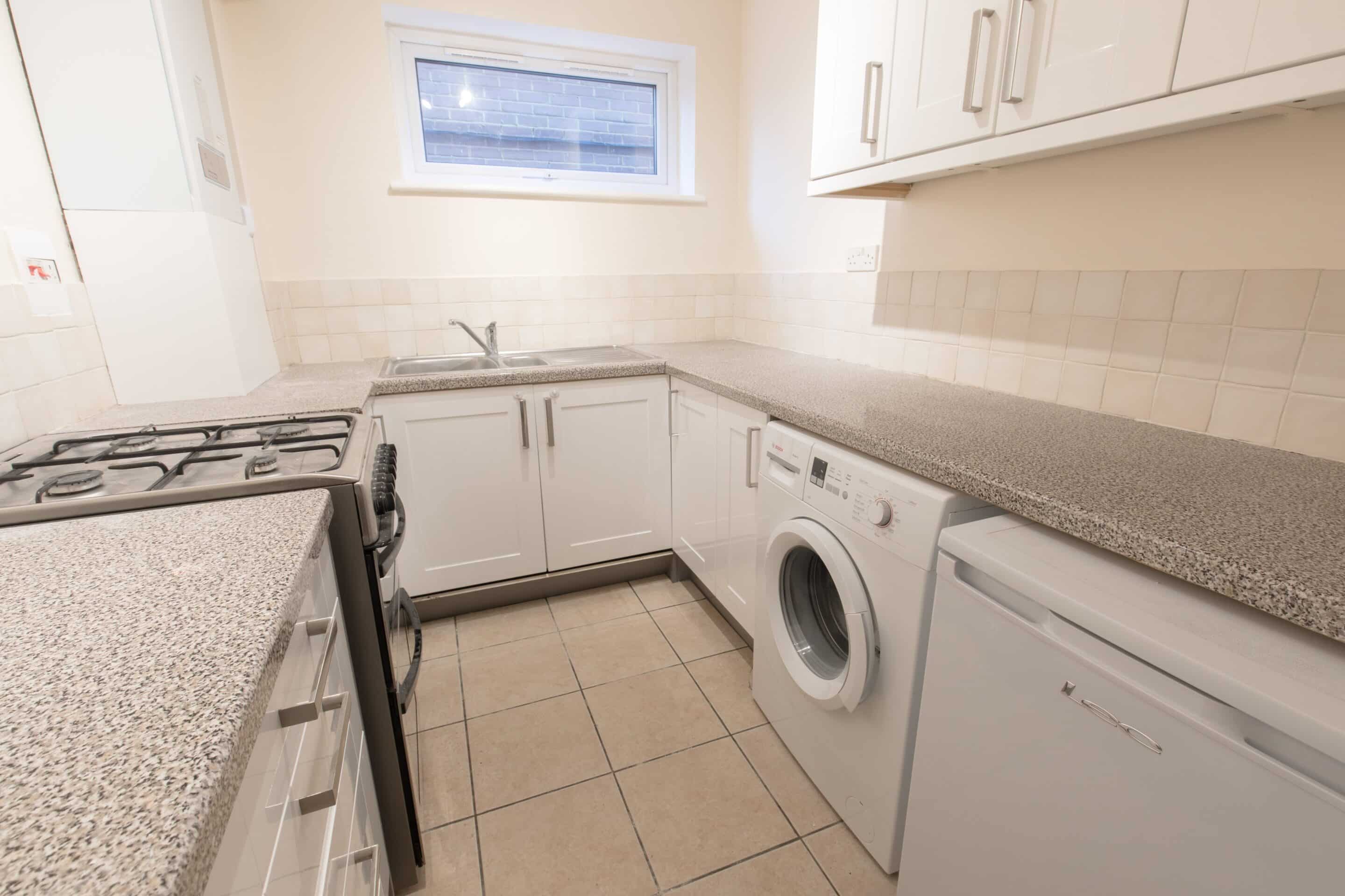 Flat Dedworth Road in Windsor
