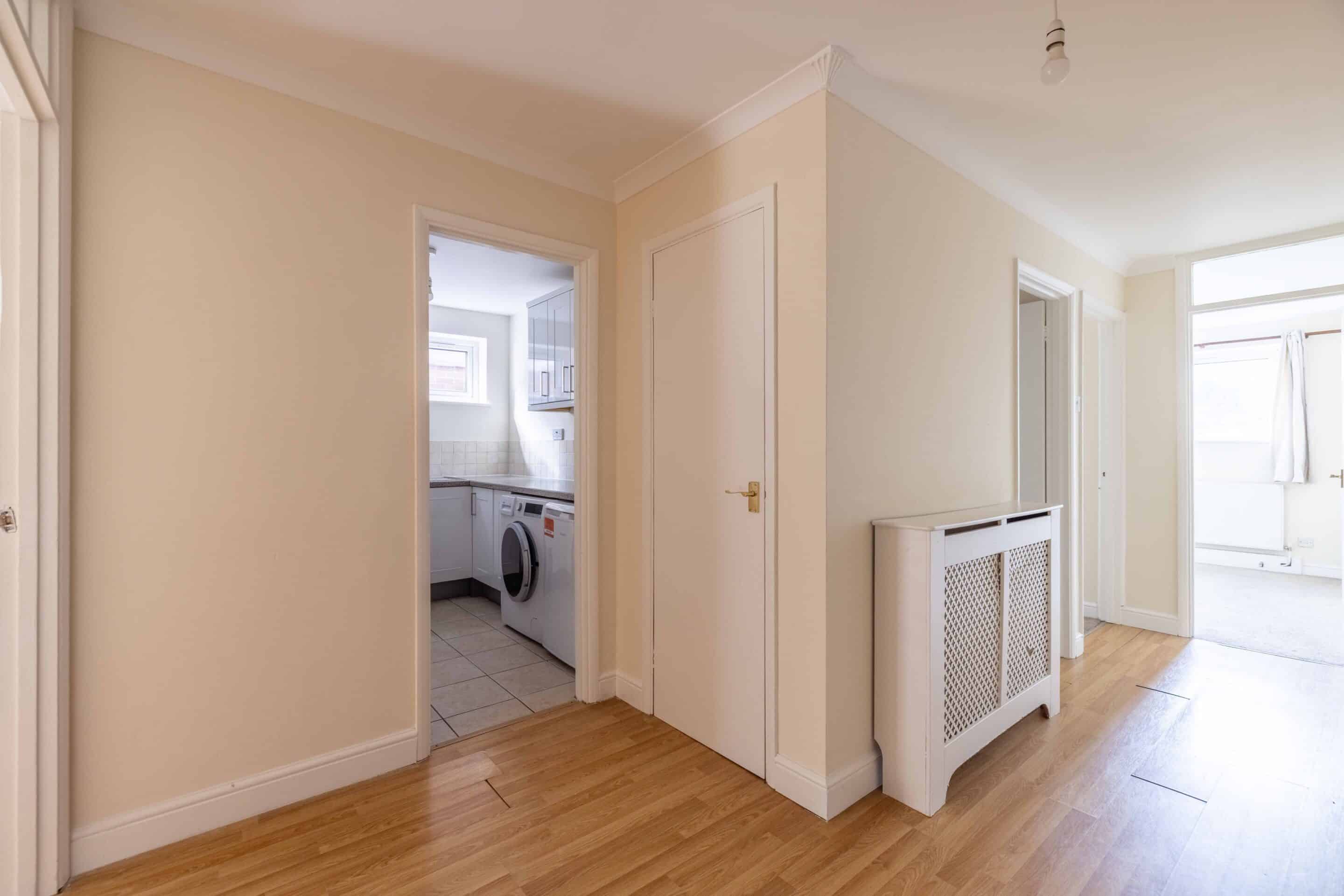 Flat Dedworth Road in Windsor