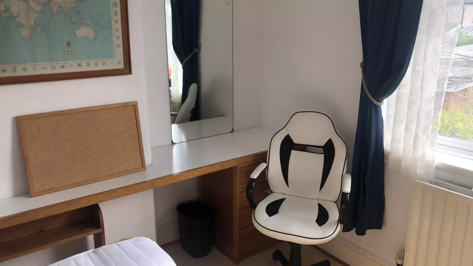 Flat Hamilton Road in Greater London