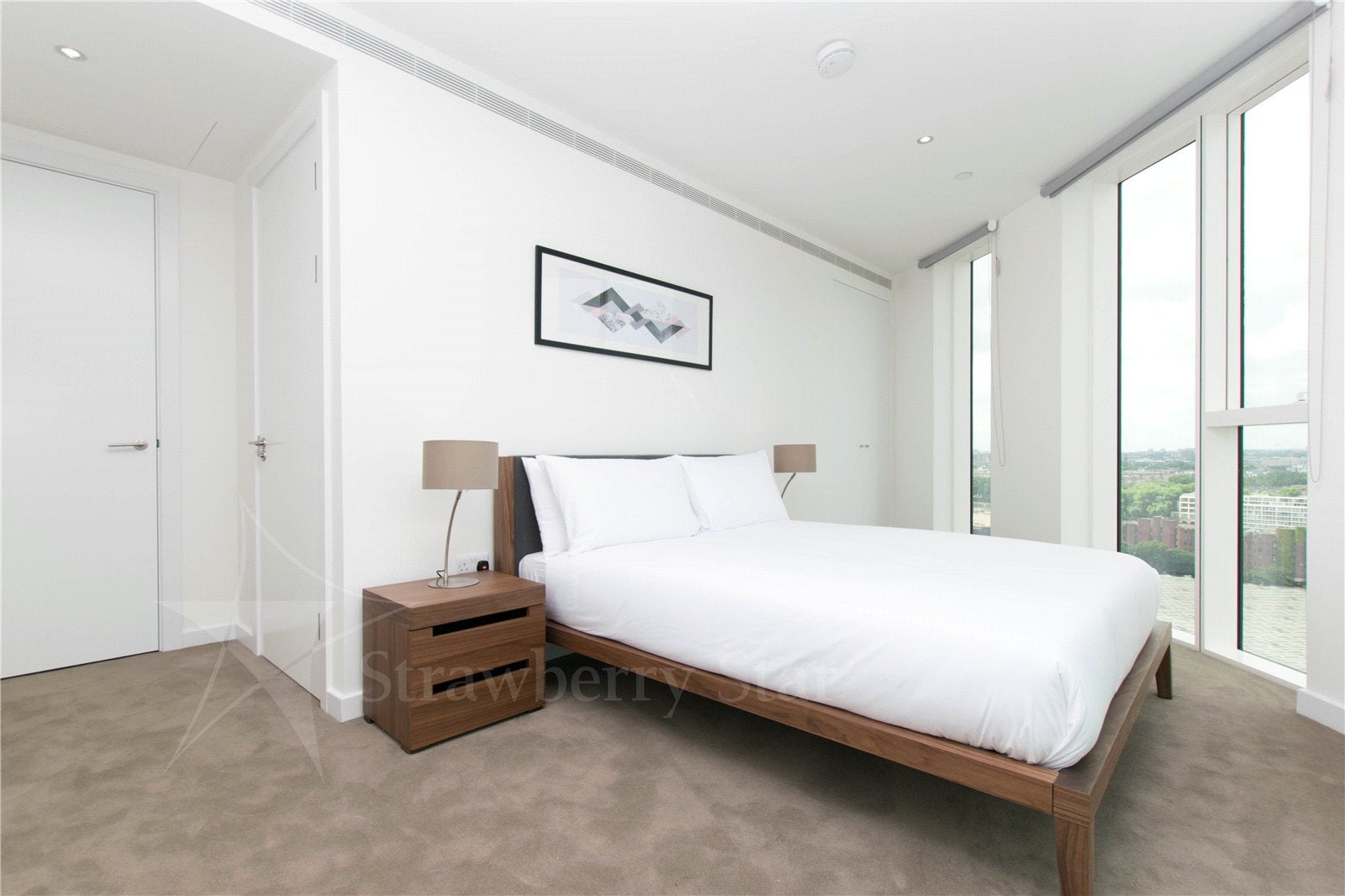 Flat Wyvil Road in Greater London
