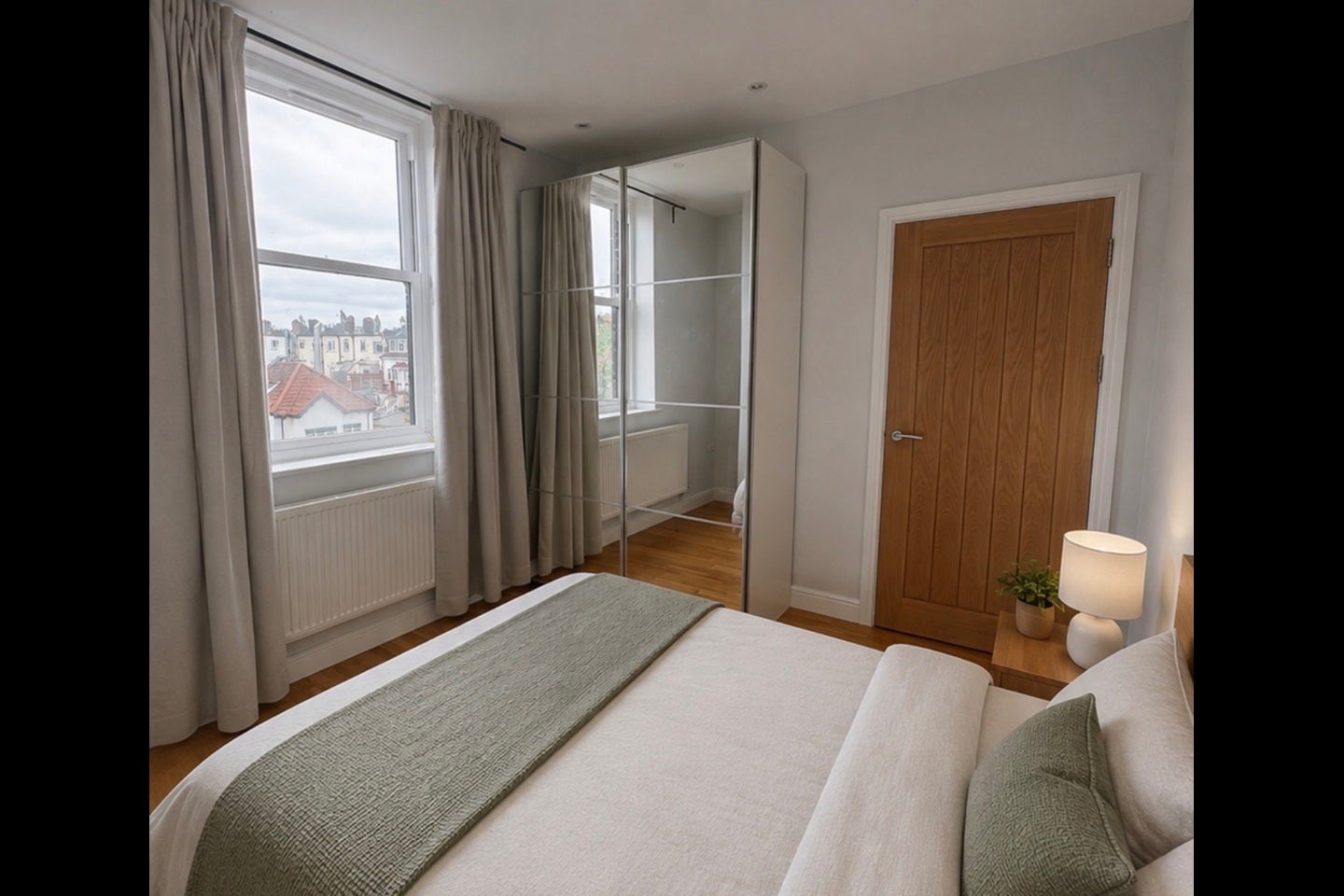 Room Cavendish Avenue in Greater London