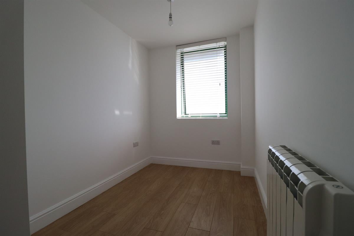 Flat Cambridge Road in Cardington