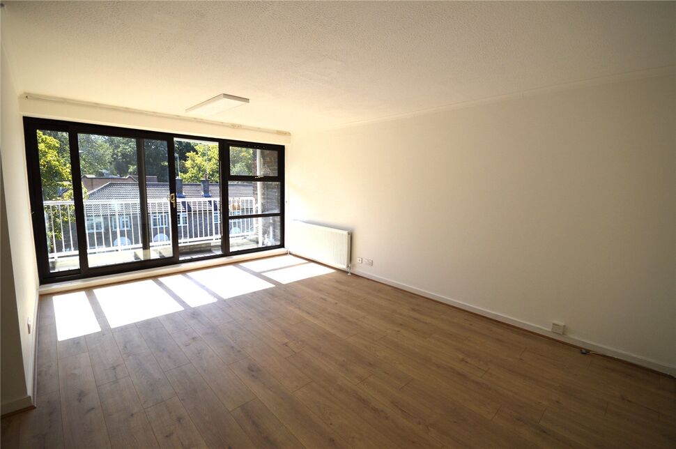 Flat Glenbuck Road in Greater London