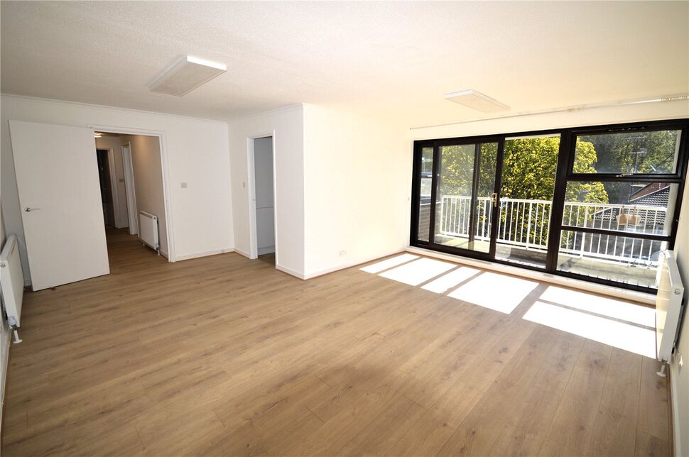 Flat Glenbuck Road in Greater London